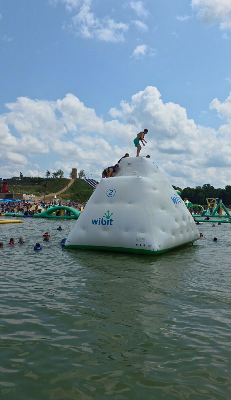 Lake Arvesta Farms Iceberg Inflatable Ver