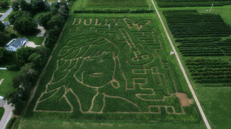 Robinettes Corn Maze 2026 FB