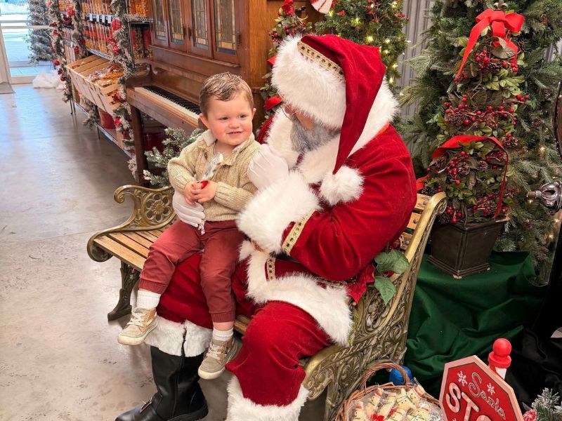 Koeze Santa Day Cropped